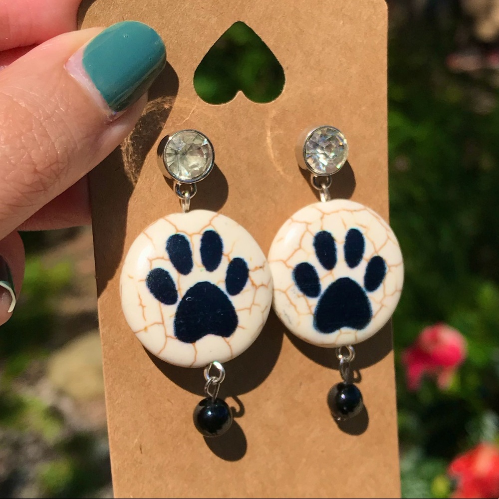 Handmade Paw Print Bead Earrings 🐾